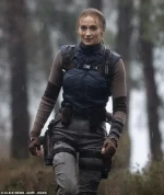 106158169-15534645-Sophie_Turnergave_filming_for_the_Tomb_Raider_series_her_all_on_-a-37_1770...webp